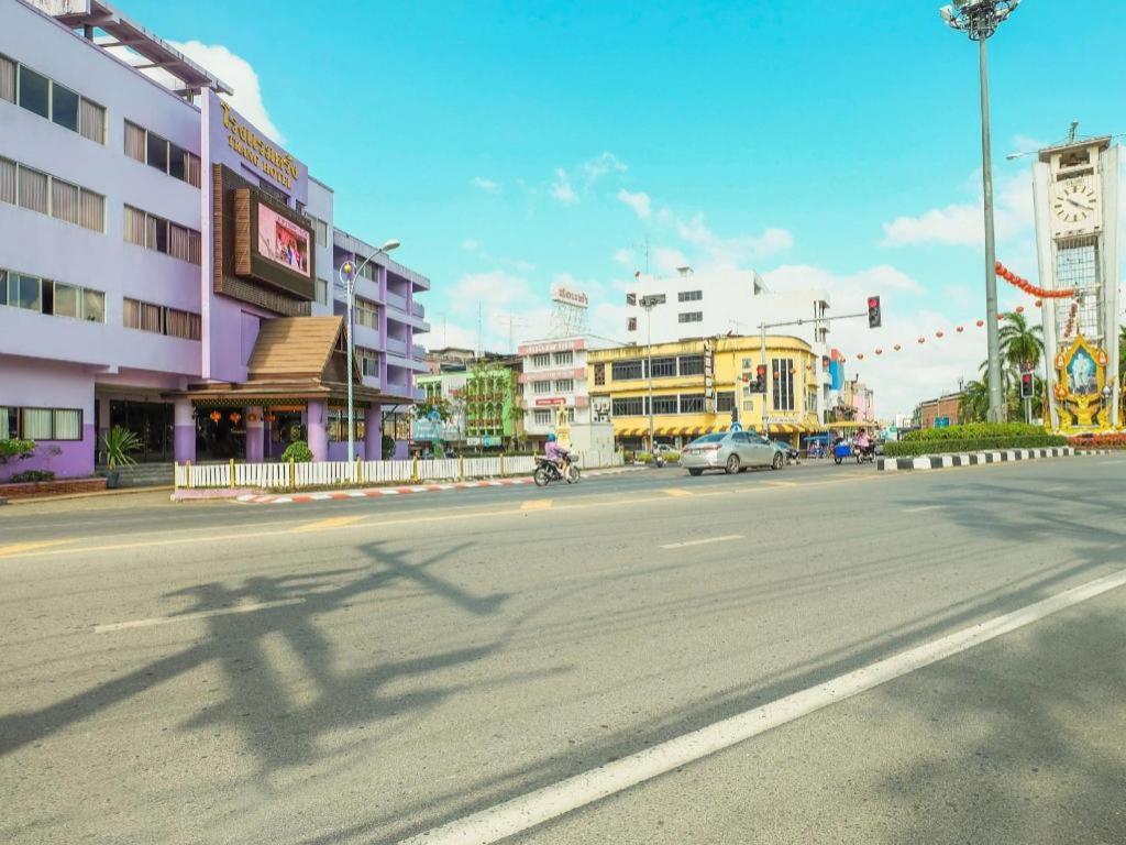 Oyo 565 Trang Hotel מראה חיצוני תמונה