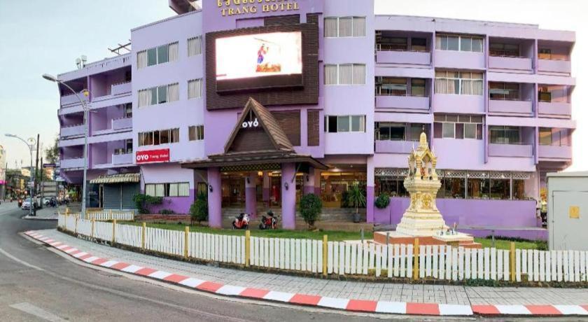 Oyo 565 Trang Hotel מראה חיצוני תמונה