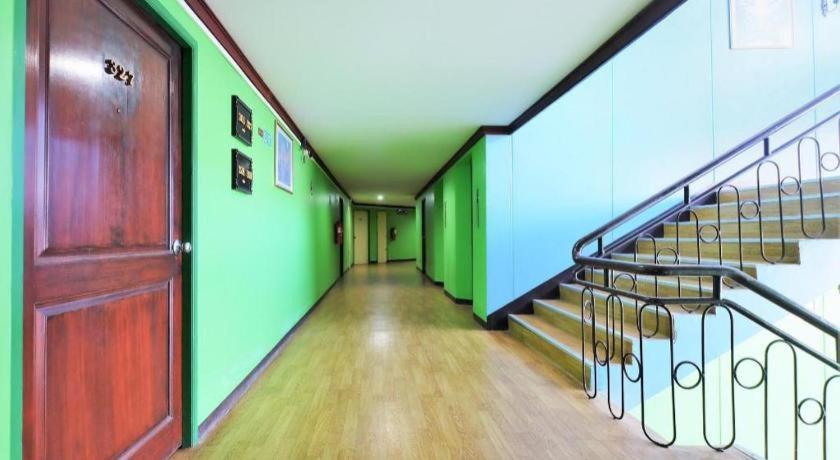 Oyo 565 Trang Hotel מראה חיצוני תמונה