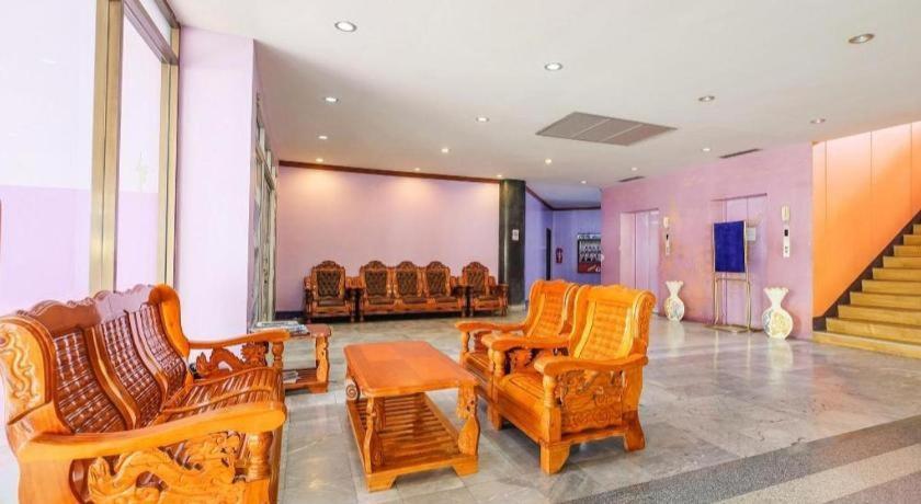 Oyo 565 Trang Hotel מראה חיצוני תמונה