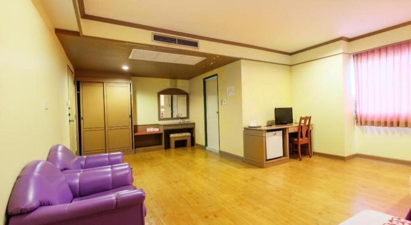 Oyo 565 Trang Hotel מראה חיצוני תמונה